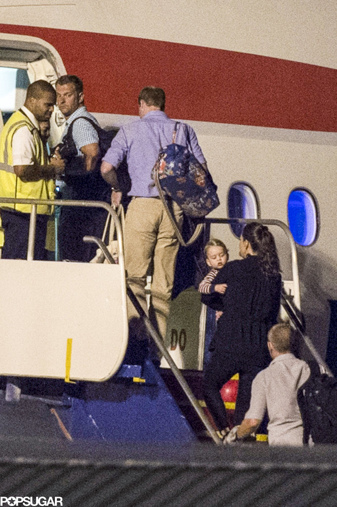 Принц Уильям, Кейт Миддлтон и Джордж: уникальные фото с путешествия королевской семьи